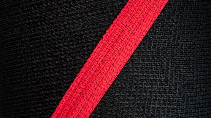 advanced-powerlifting-knee-sleeve-2